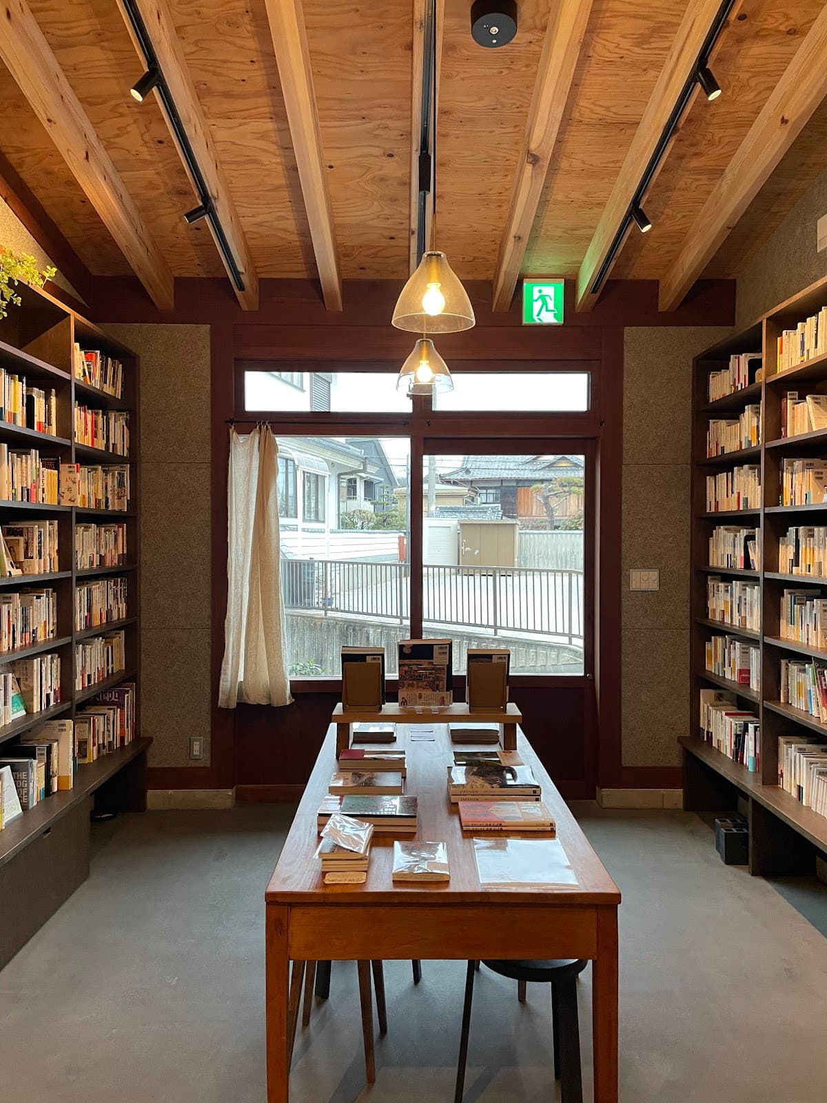 Book Cafe 川べり 店舗写真 4