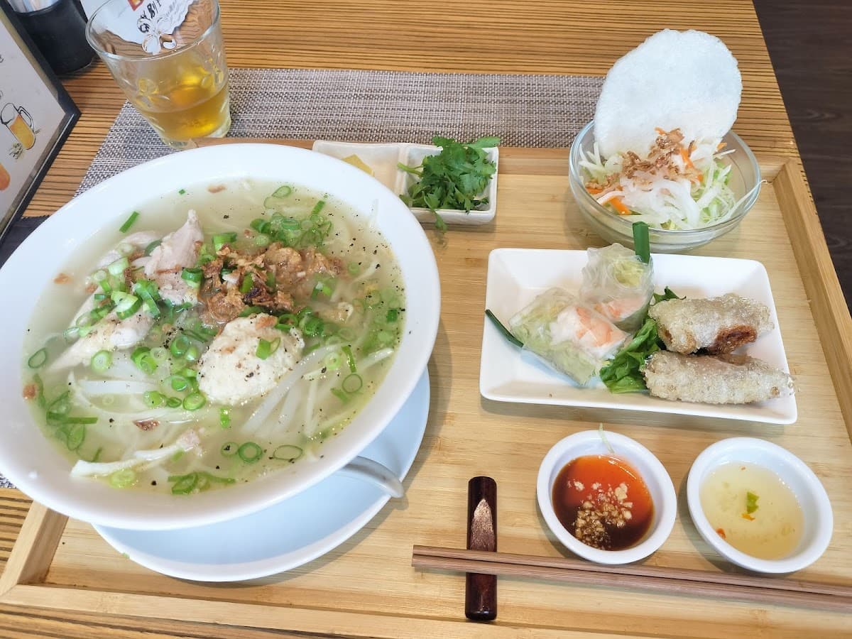 アジアンキッチン ロータス 店舗写真 3