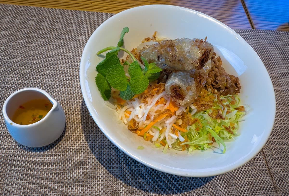 アジアンキッチン ロータス 店舗写真 4