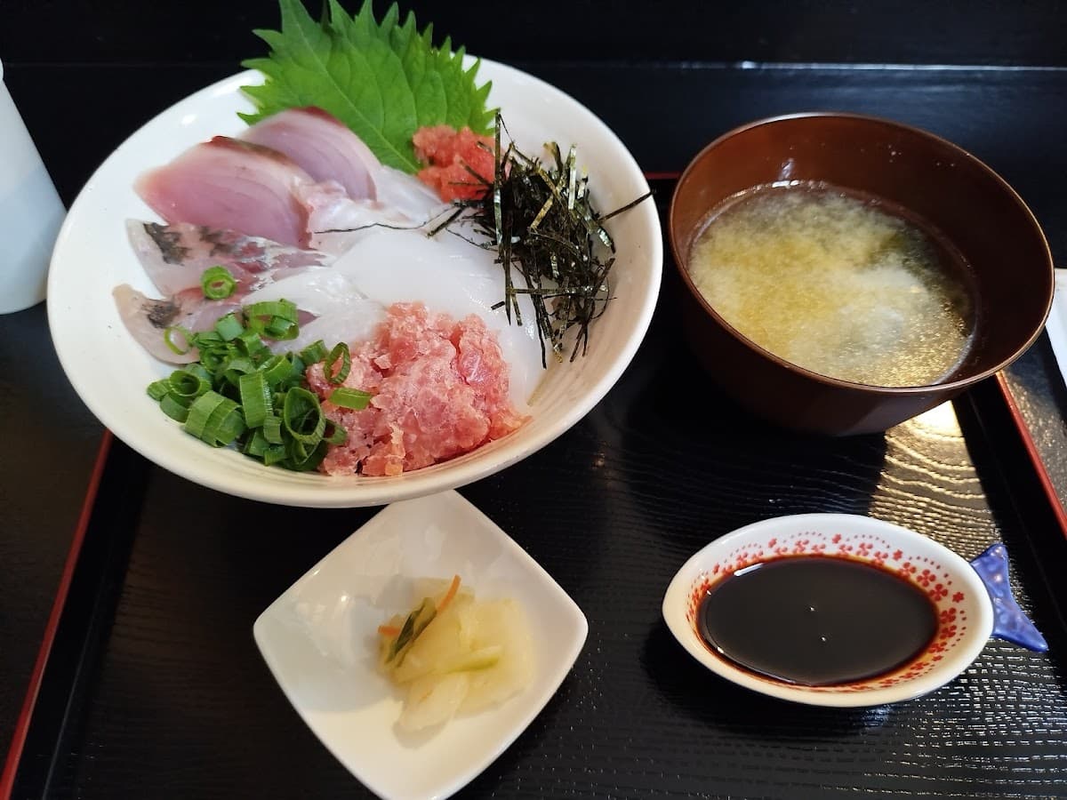 海鮮丼&ホットサンド nanchi 店舗写真 2